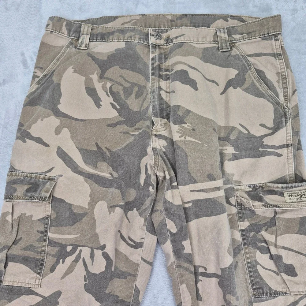 Wrangler Authentic Issue Mens 36x30 Desert Camo Cargo Pants 70LEWCG Cotton